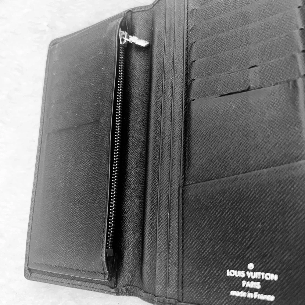Louis Vuitton Portefeuille Taiga M32572 Black Leather SP4182 Unisex Long Wallet